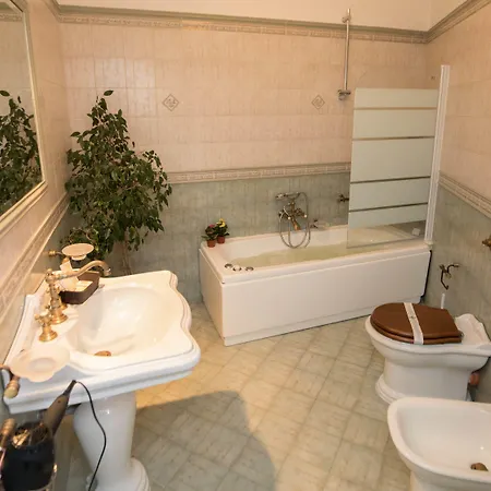 Alojamento de Acomodação e Pequeno-almoço Cannatella's Mansion 3*