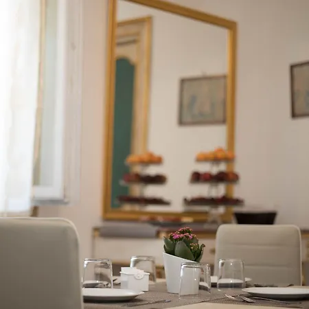 Alojamento de Acomodação e Pequeno-almoço Cannatella's Mansion 3*