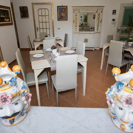 Alojamento de Acomodação e Pequeno-almoço Cannatella's Mansion Palermo