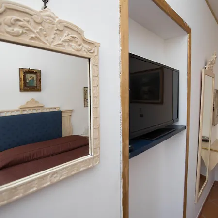 Cannatella's Mansion Bed & Breakfast